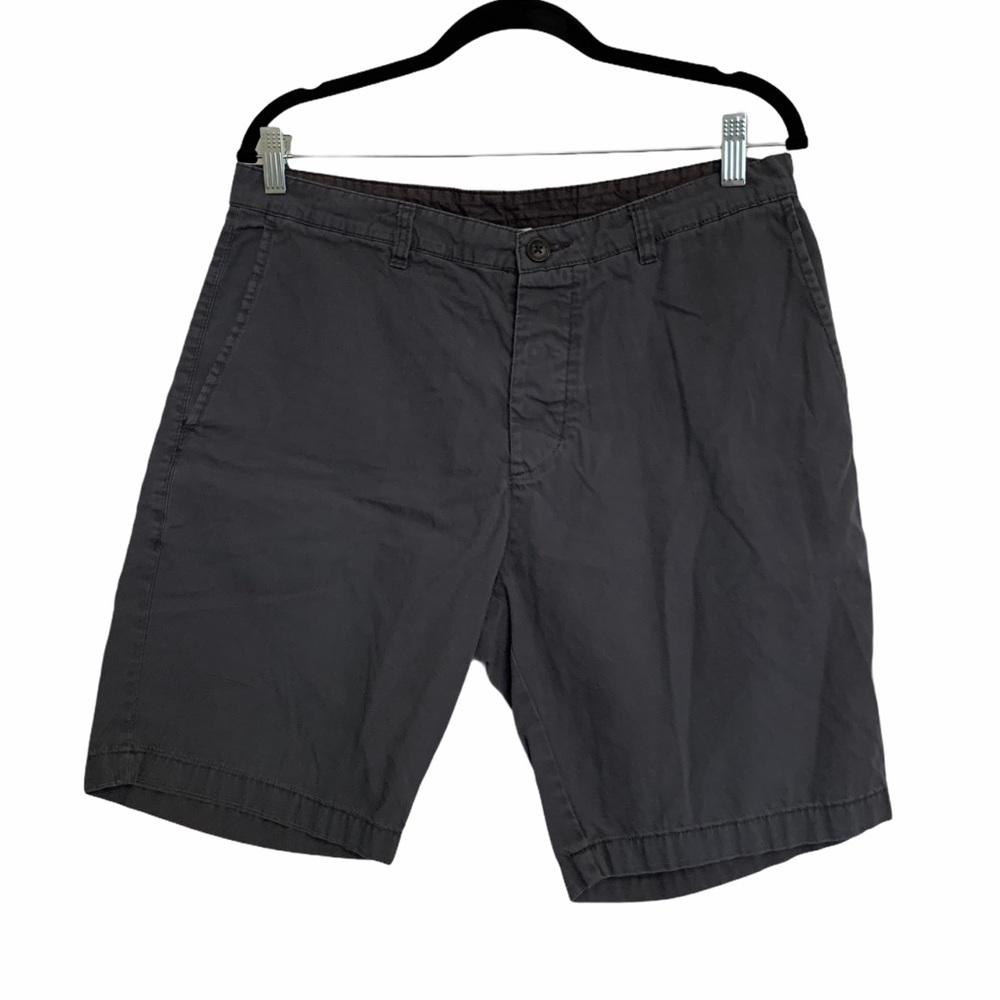 Divided men’s gray shorts size 32